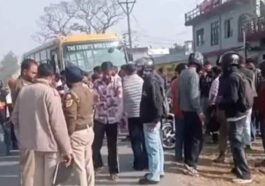 Paonta Sahib: पांवटा में स्कूल बस से टकराई बाइक! 24 वर्षीय युवक की दर्दनाक मौत