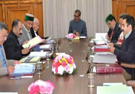 HP Cabinet Decisions: पंचायतों के पुनर्गठन को कैबिनेट की मंजूरी! पुलिस विभाग में भरें जाएंगे 800 पद, जानिए कैबिनेट के अहम फैसले