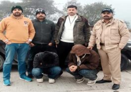 Himachal Crime News: पुलिस ने दो तस्करों से पकड़ी चरस! गाड़ी में जा रहे थे आरोपी, पुलिस ने ऐसे किए काबू