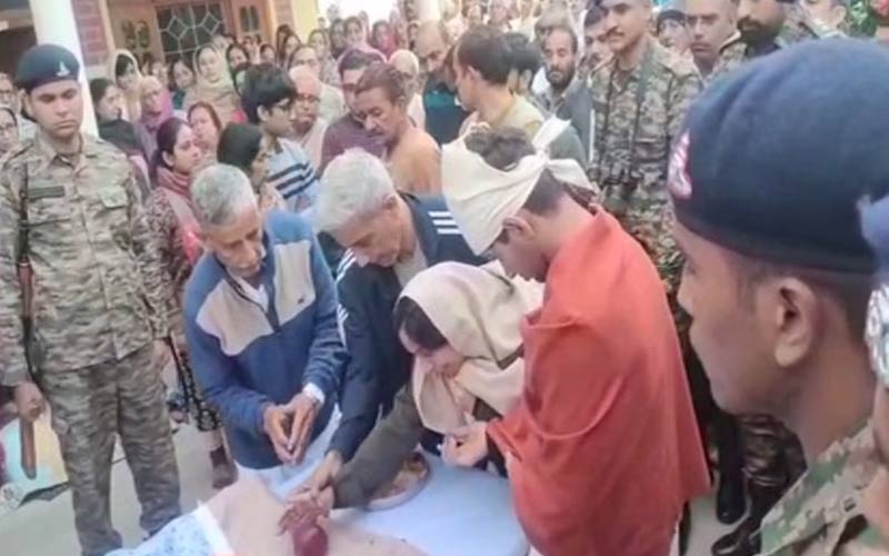 Himachal News Update: कर्नल तेजेंद्र सिंह का राजकीय सम्मान के साथ अंतिम संस्कार! घर में छाया मातम