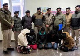 Himachal Crime News: निजी होटल में चल रहा था नशे का कारोबार! पुलिस ने मारा छापा, दो युवतियों सहित पांच अरेस्ट