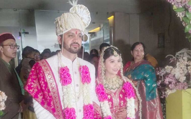 Himachal Latest News: विदेशी मेम को भाया हिमाचली छोरा! हिंदू रीति-रिवाज के साथ रचाई शादी Himachal Latest News: विदेशी मेम को भाया हिमाचली छोरा! हिंदू रीति-रिवाज के साथ रचाई शादी