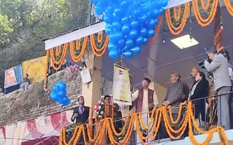 Himachal Latest News: राज्यपाल ने किया अंतरराष्ट्रीय लवी मेले का शुभारम्भ! स्वर्गीय वीरभद्र सिंह के योगदान को किया याद