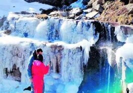 Himachal Weather: हिमाचल में ठंड का सितम बरकरार! बर्फ में तब्दील होने लगे नाले-झरने व झीले