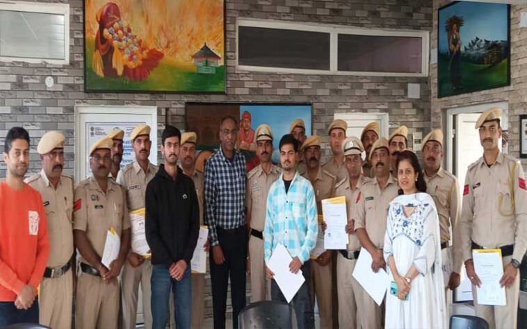 HP News: रेस्क्यू ऑपरेशनों के लिए तैयार किए होमगार्ड्स और अन्य वॉलंटियर्स! कोलकाता सहित पौंग में करवाए कोर्स