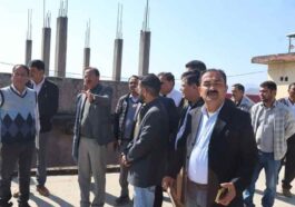 Sirmour News: उद्योग मंत्री ने 19 करोड़ की लागत से निर्माणाधीन 100 बिस्तरों के सिविल अस्पताल का किया निरीक्षण