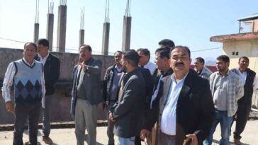 Sirmour News: उद्योग मंत्री ने 19 करोड़ की लागत से निर्माणाधीन 100 बिस्तरों के सिविल अस्पताल का किया निरीक्षण