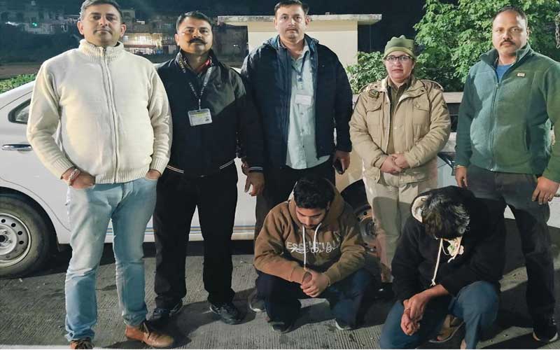 Himachal Crime News: गाड़ी से MDMA क्रिस्टल और चरस बरामद! दो तस्कर गिरफ्तार