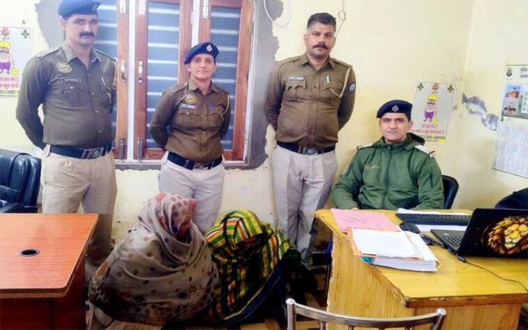 Paonta Sahib: पांवटा में चिट्टे के साथ माँ-बेटी गिरफ्तार! काफी समय से कर रही थी नशीले पदार्थ का धंधा