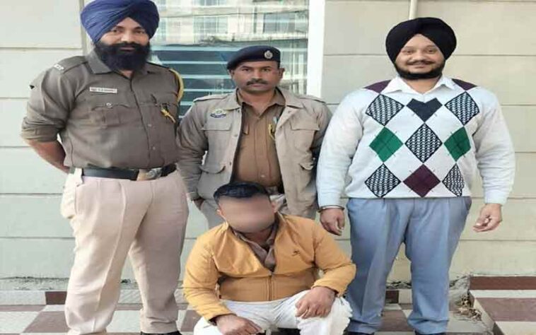 Paonta Sahib: पांवटा पुलिस ने सुलझाई चोरी की गुत्थी! बारात की गाडी से सोने के गहने उड़ाने वाला आरोपी काबू Paonta Sahib: पांवटा पुलिस ने सुलझाई चोरी की गुत्थी! बारात की गाडी से सोने के गहने उड़ाने वाला आरोपी काबू