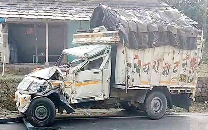 हिमाचल में दर्दनाक हादसा: यूपी के श्रद्धालुओं का पिकअप ट्राला पलटा! महिला की मौत, 13 घायल