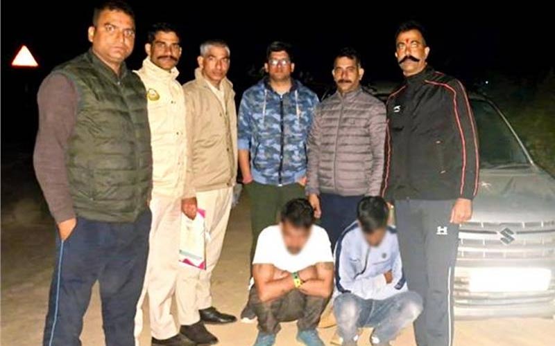 Himachal Crime News: गाड़ी में चिट्टा ले जाते पकड़े दो युवक! पुलिस ने ऐसे दबोचे
