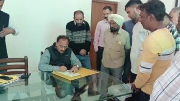 पांवटा साहिब के गोताखोरों ने की स्थायी नियुक्ति की मांग: 15 साल से सेवा कर रहे, रोजगार का कोई स्थाई साधन नहीं…..