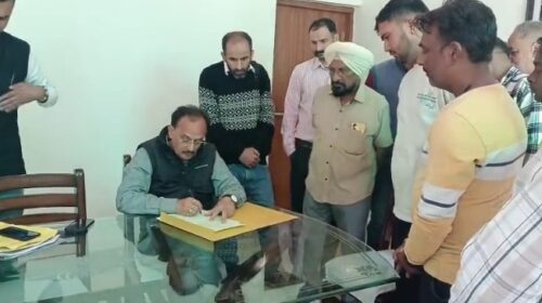 पांवटा साहिब के गोताखोरों ने की स्थायी नियुक्ति की मांग: 15 साल से सेवा कर रहे, रोजगार का कोई स्थाई साधन नहीं…..