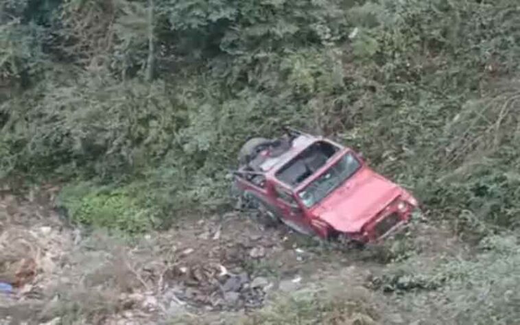 Accident In Himachal: सड़क से गहरी खाई में गिरी थार! सिरमौर के युवक की मौत, चार गंभीर घायल