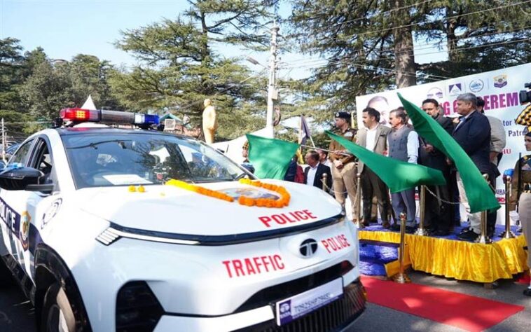 CM Sukhu: मुख्यमंत्री ने 66 पैट्रोलिंग वाहनों को हरी झण्डी दिखाकर किया रवाना! चिट्टे के खिलाफ शुरू किया जाएगा बड़ा अभियान