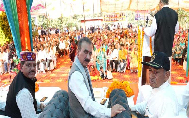 CM Sukhu: जयराम ठाकुर पर बरसे मुख्यमंत्री! भाजपा सांसद अनुराग ठाकुर के दावे को भी नकारा, जाने क्या बोले…