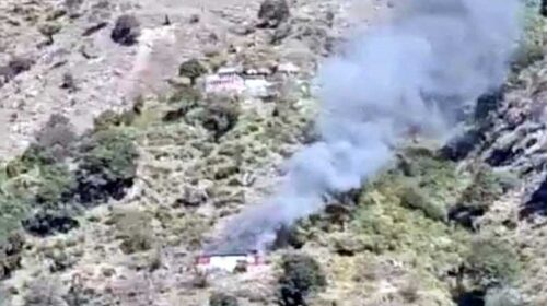 Himachal News Alert: ढाई मंजिला मकान जलकर राख! परिवार के 6 सदस्य बेघर Himachal News Alert: ढाई मंजिला मकान जलकर राख! परिवार के 6 सदस्य बेघर