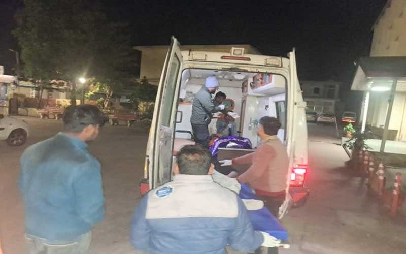 Accident In Himachal: दो बाइकों के बीच जबरदस्त भिड़ंत! दो युवकों की दर्दनाक मौत, तीन की हालत गंभीर