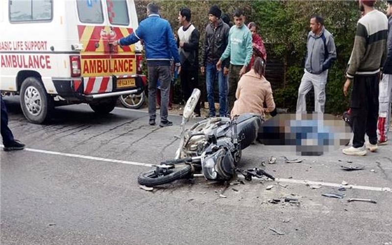 Accident In Himachal: ट्रक से टकराई तेज रफ्तार बाइक! 24 साल के युवक की मौत, दूसरे की हालत भी गंभीर