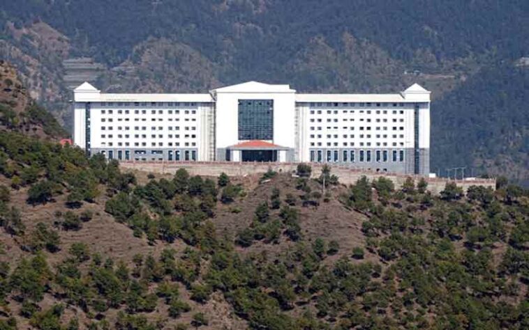 Himachal News: AIMSS चमियाणा और IGMC के चार डॉक्टर सस्पेंड! ड्यूटी पर नहीं लौट रहे थे, अब हुई कार्रवाई