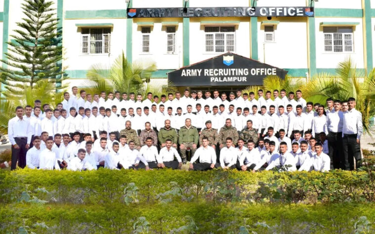 HP News: एआरओ पालमपुर की ऐतिहासिक उपलब्धि! कांगड़ा-चंबा से अब तक का भारतीय सेना को सर्वाधिक चयन HP News: एआरओ पालमपुर की ऐतिहासिक उपलब्धि! कांगड़ा-चंबा से अब तक का भारतीय सेना को सर्वाधिक चयन