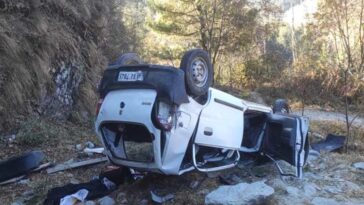 Accident In Himachal: खाई में गिरी कार! 20 साल के युवक ने गवाई जान, पांच की हालत गंभीर