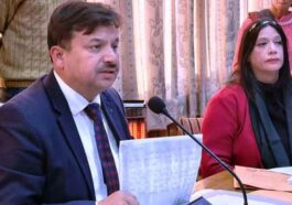 Himachal News: डीसी ने कानूनगो पटवारी को लगाई लेटलतीफी पर फटकार! अब नहीं किया काम तो होगी कार्रवाई