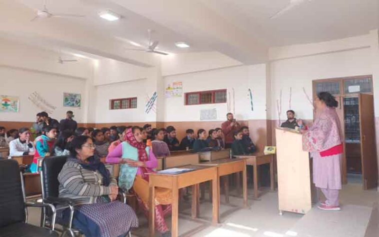 Paonta Sahib: आंज-भोज के भरली कॉलेज में जिला स्तरीय वर्कशॉप! ग्रामीण युवाओं को मिलेगा उद्यमिता का नया मंच