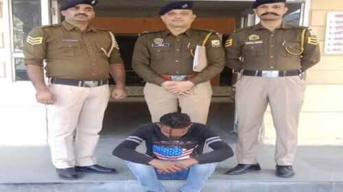 Paonta Sahib: पांवटा में पकड़ी नशीली गोलियां! बाइक के टूल बॉक्स में छुपाई थी, पुलिस ने अरेस्ट किया तस्कर Paonta Sahib: पांवटा में पकड़ी नशीली गोलियां! बाइक के टूल बॉक्स में छुपाई थी, पुलिस ने अरेस्ट किया तस्कर