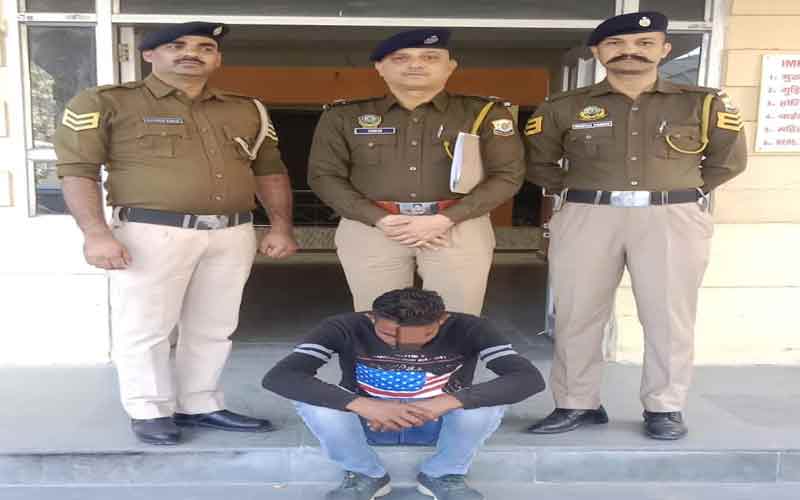 Paonta Sahib: पांवटा में पकड़ी नशीली गोलियां! बाइक के टूल बॉक्स में छुपाई थी, पुलिस ने अरेस्ट किया तस्कर