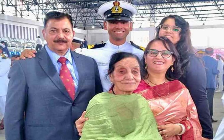 Achievement: भारतीय सेना में सब-लेफ्टिनेंट बना हर्षवर्धन! दादा और परदादा भी सेना में दे चुके सेवाएं… Achievement: भारतीय सेना में सब-लेफ्टिनेंट बना हर्षवर्धन! दादा और परदादा भी सेना में दे चुके सेवाएं…