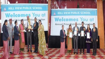 Paonta Sahib: हिल व्यू पब्लिक स्कूल में वार्षिक उत्सव की धूम! मेधावी किए पुरस्कृत, बच्चों की मनमोहन प्रस्तुतियों ने बांधा समां