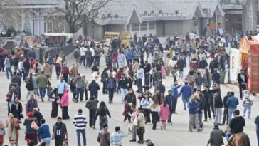 Himachal Tourism: वीकेंड पर सैलानियों की भीड़! शिमला से मनाली तक उमड़े टूरिस्ट, ट्रेनें भी पैक