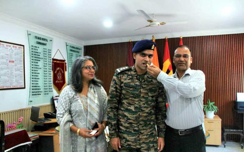 Achievement: भारतीय सेना में कैप्टन बना हिमाचल का कार्तिक! क्षेत्र में ख़ुशी की लहर