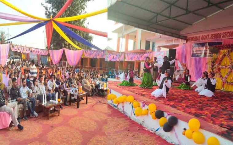 Paonta Sahib: कोटरी ब्यास स्कूल में वार्षिक पुरस्कार वितरण समारोह का आयोजन! मेधावी छात्रों को किया सम्मानित