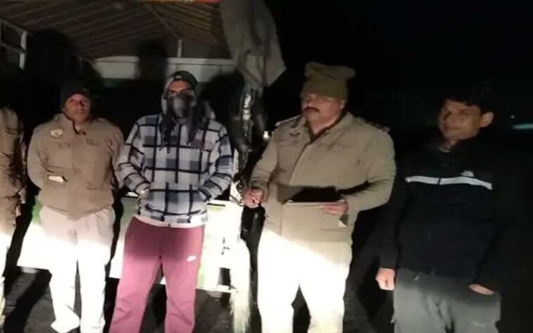 Himachal Crime News: गाड़ी में हो रही थी शराब की सप्लाई! पुलिस ने पकड़ी 100 पेटियां, चालक धरा