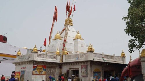 Himachal News Update: मां नैना देवी मंदिर ट्रस्ट का स्थापना दिवस! मास्टर सलीम और रोशन प्रिंस देंगे भक्तिमय प्रस्तुति