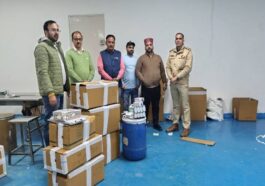 Himachal Latest News: 14 साल पहले बंद हुई फैक्ट्री में चल रहा था दवाइयों का निर्माण! लाखों रुपये की गोलियां और कैप्सूल पकड़े