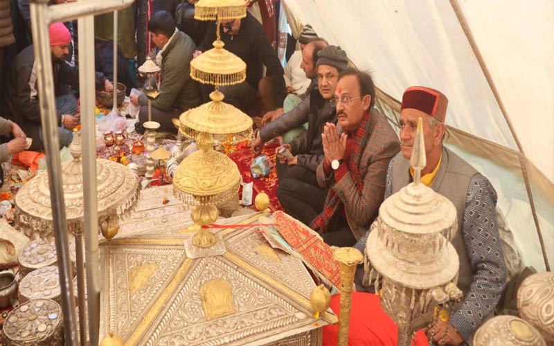 Sirmour News: चालदा महासु महाराज के शिविर में पहुंचे मंत्री हर्षवर्धन चौहान! देर रात पशमी गांव में होंगे विराजमान