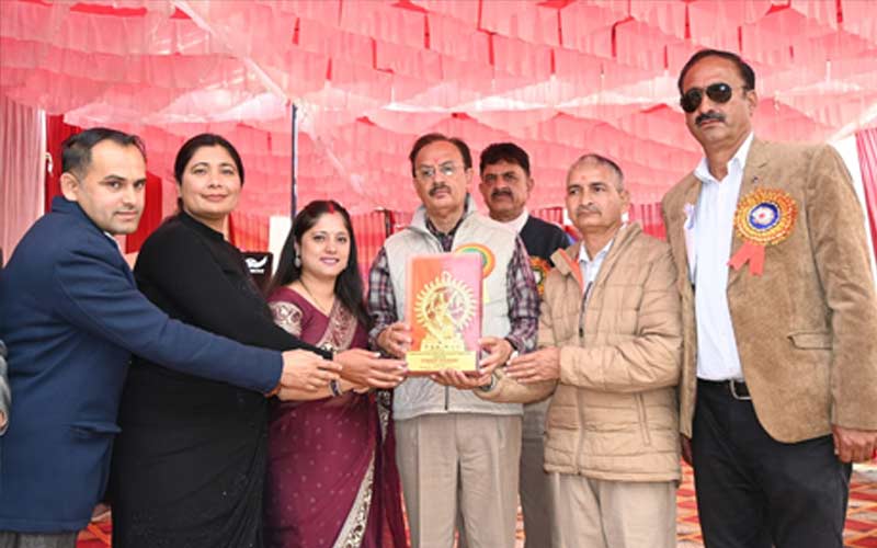 Sirmour News: वार्षिक पारितोषिक वितरण समारोह में पहुंचे मंत्री! 100 से अधिक छात्र-छात्राओं को किया सम्मानित