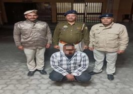 Sirmour News: पुलिस ने दुकान में मारा छापा! भुक्की और चरस के साथ तस्कर काबू