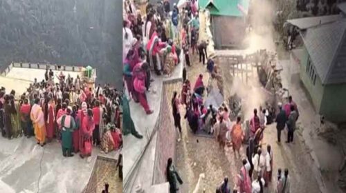 Himachal News Update: शादी समारोह में अचानक गिरी कच्चे मकान की छत! कई घायल, मची चीख-पुकार Himachal News Update: शादी समारोह में अचानक गिरी कच्चे मकान की छत! कई घायल, मची चीख-पुकार