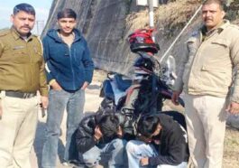 Himachal Crime News: बाइक की सीट के नीचे छुपा कर ले जा रहे थे नशे की बड़ी सप्लाई! पुलिस ने ऐसे काबू किए दो तस्कर