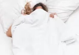 Winter Season: क्या आप भी सर्दियों में मुंह ढककर सोते है! तो हो जाए सावधान, ऑक्सीजन घटने से लेकर सेहत को हो सकते हैं यह बड़े नुकसान