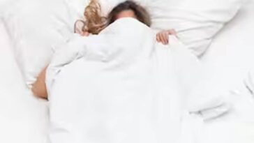 Winter Season: क्या आप भी सर्दियों में मुंह ढककर सोते है! तो हो जाए सावधान, ऑक्सीजन घटने से लेकर सेहत को हो सकते हैं यह बड़े नुकसान