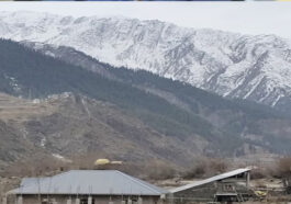 Himachal Weather: हिमाचल में फिर बदला मौसम! ऊंची चोटियों पर गिरे बर्फ के फाहे, मैदानों में छाया कोहरा…