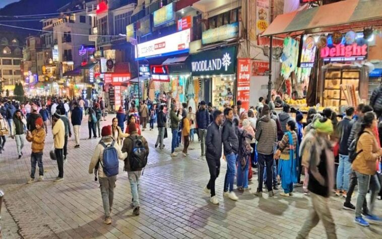 Himachal Tourism: मनाली में उमड़ी टूरिस्ट की भीड़! लाहौल में भी लगा पर्यटकों का मेला, 60 प्रतिशत तक पहुंची ऑक्यूपेंसी