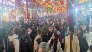 नव वर्ष के स्वागत को हिमाचल तैयार: मनाली-शिमला में उमड़ेंगे लाखों टूरिस्ट! होटल पैक, ट्रेन-फ्लाइट बुकिंग फुल