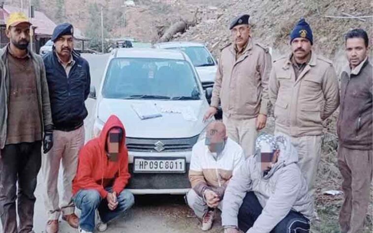 Himachal Crime News: हिमाचल में पकड़ा 31.46 ग्राम चिट्टा! पंजाब के दो तस्करों सहित तीन काबू Himachal Crime News: हिमाचल में पकड़ा 31.46 ग्राम चिट्टा! पंजाब के दो तस्करों सहित तीन काबू